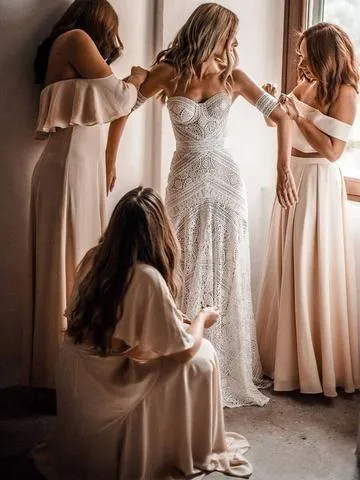 Ivory Lace Sheath Sweetheart Neck Boho Beach Wedding Dresses  TN124