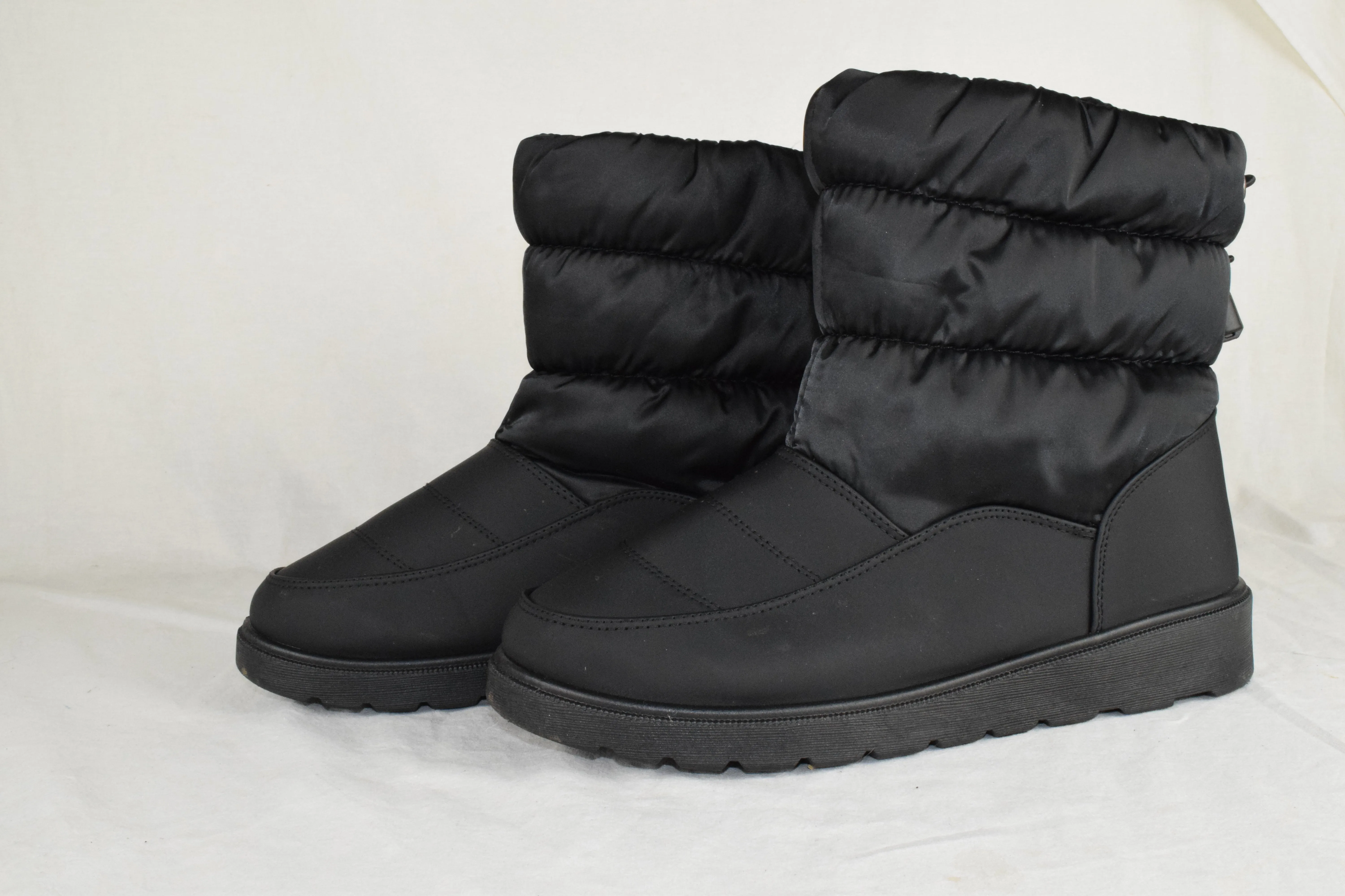Soda Women Snow boots Waterproof Fur Lining Nylon Ankle Bootie Black SNOW size 9